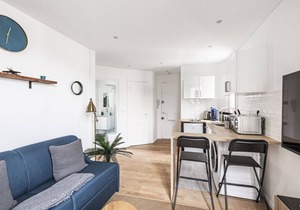 Safe Haven in the heart of Courbevoie - with Parking - Civil lease