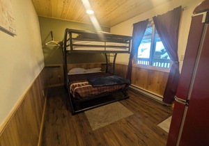 Saganaga Lodge Small Room #4