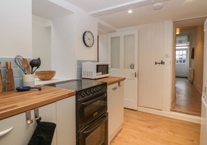 SALTWATER COTTAGE, family friendly, with open fire in Babbacombe