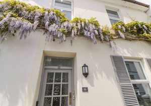 SALTWATER COTTAGE, family friendly, with open fire in Babbacombe