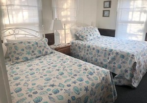 Sandpiper Beachfront Motel