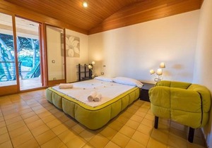 Sant Andreu de Llavaneres Villa Sleeps 9 Pool WiFi