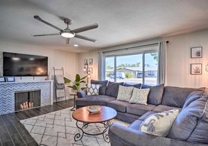 Scottsdale Home with Putting Green, 3 Mi to Old Town