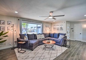 Scottsdale Home with Putting Green, 3 Mi to Old Town