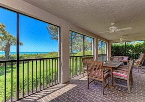 Sea Grape Inn 1- BEACHFRONT Property