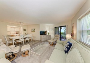 Sea Grape Inn 3 - BEACHFRONT Property