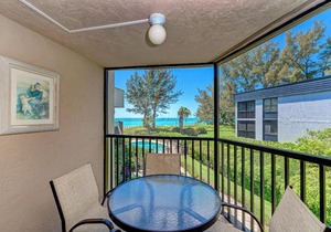 Sea Grape Inn 5- BEACHFRONT Property