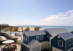 Sea Side 209 - Spacious modern apartment with water views perfect for couples