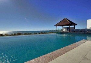 Sea Side 209 - Spacious modern apartment with water views perfect for couples
