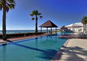 Sea Side 209 - Spacious modern apartment with water views perfect for couples