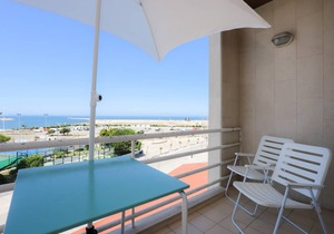 Sea View Apartment, by Rent4All