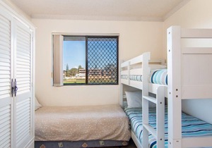 Seabreeze 3 - Level stroll to the Rockpool, Cafes and Main Street Shops