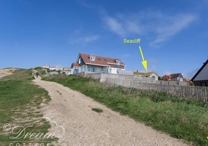 SEACLIFF, pet friendly, country holiday cottage in West Bay