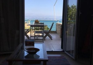 Seafront apartment ΙΙ in Kiveri, near Nafplion.