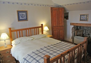 Seagate Cottage, 17C Fisherman's Cottage, opposite beach with beautiful views