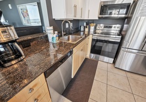 Seaside condo w/pools & hot tubs