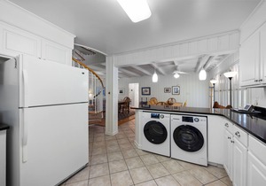 Second row beach house, screened porch with rocking chairs, easy walk to beach