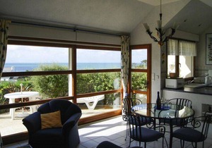 Semi-detached house with sea views, Plouhinec