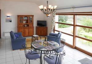 Semi-detached house with sea views, Plouhinec