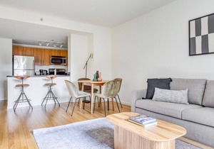 Serene LIC 1BR w/Doorman, Gym & Pool, near East River, by Blueground