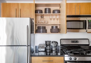 Serene LIC 1BR w/Doorman, Gym & Pool, near East River, by Blueground