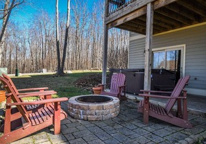 Serenity Summit: Centrally located townhome with hot tub