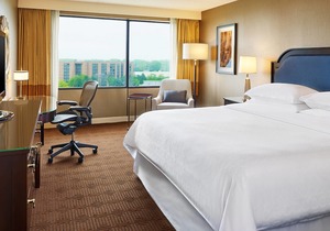 Sheraton Lisle Naperville Hotel