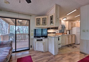 Show Low Home with Deck and Grill - 13 Mi to Hon-Dah!