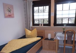 Single room (in the basement) with shared bathroom / toilet - Ferienwohnung Familie Schmitz