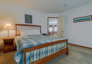 Ski-In/Ski-Out Family Getaway with Deck, Shared Pool & Hot Tub