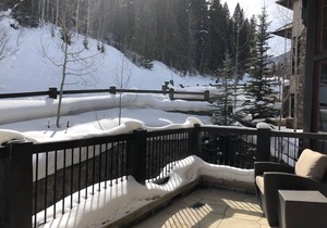 SKI-IN SKI-OUT LUXURY Town Home! Walk to Beaver Creek Village with Hot Tub!