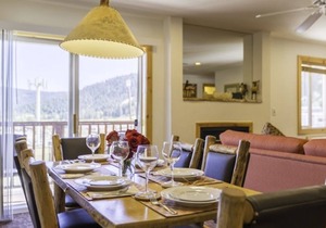 SKI IN/SKi Out Private 2 Bd/2 Bt Condo Squaw Feb Break Presidents Week