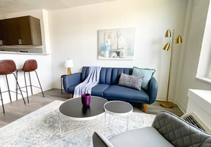 Sleepover: Divine 1BD/1BA + Gym - Downtown Cincinnati