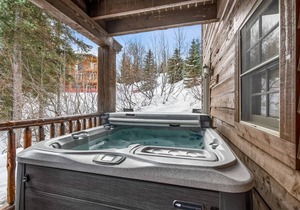 Slopeside 46-Perfectly Located Luxury Ski-in Ski-out Townhouse at Slopeside on