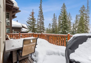 Slopeside 46-Perfectly Located Luxury Ski-in Ski-out Townhouse at Slopeside on