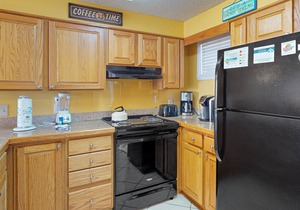 Snowbird-Friendly Condo w/Balcony, Incredible Gulf Views, Shared Outdoor Pool