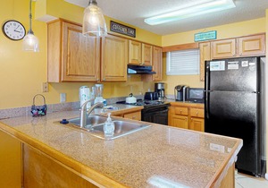 Snowbird-Friendly Condo w/Balcony, Incredible Gulf Views, Shared Outdoor Pool