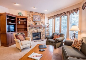Snowstar Condo 18- Walk to Ski Lifts with Onsite Exercise Room & Hot Tub
