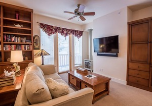 Snowstar Condo 18- Walk to Ski Lifts with Onsite Exercise Room & Hot Tub