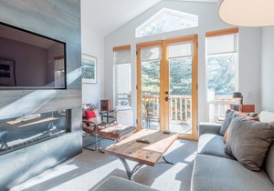 Snowstar Condo 23 - Walk to Downtown & River with Onsite Exercise Room