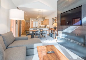 Snowstar Condo 23 - Walk to Downtown & River with Onsite Exercise Room