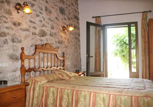 Son Coves with a large pool, satellite TV, barbecue area