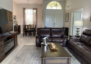 South Facing Lake View with Heated Saltwater Pool,and Lanai.Tesla charging