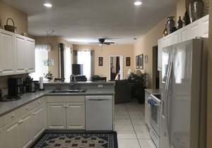 South Facing Lake View with Heated Saltwater Pool,and Lanai.Tesla charging