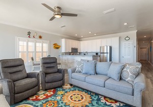 SouthBound - Ground floor with direct beach view!
