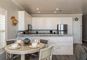 SouthBound - Ground floor with direct beach view!