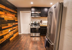 Southside Entire home: 2story+2BR -steps from E. Carson