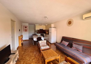 Spacious 2-BR Apartment, Pool View, 300m from Beach, A/C, Parking, Balcony, Elevator Access