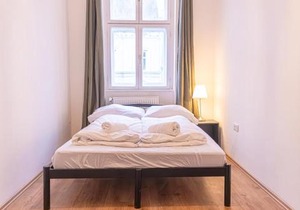 Spacious 2BR Apt -Near Wiener Stadthalle BurggasseWiener Well Located