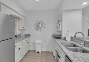 Spacious 2BR Golf View Condo w/2 En Suites, Patio & Smart TVs – Perfect for Family or Golf Getaways